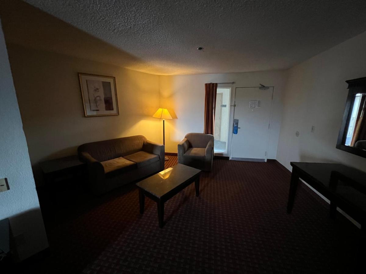Days & By Wyndham Hotel Rancho Cordova