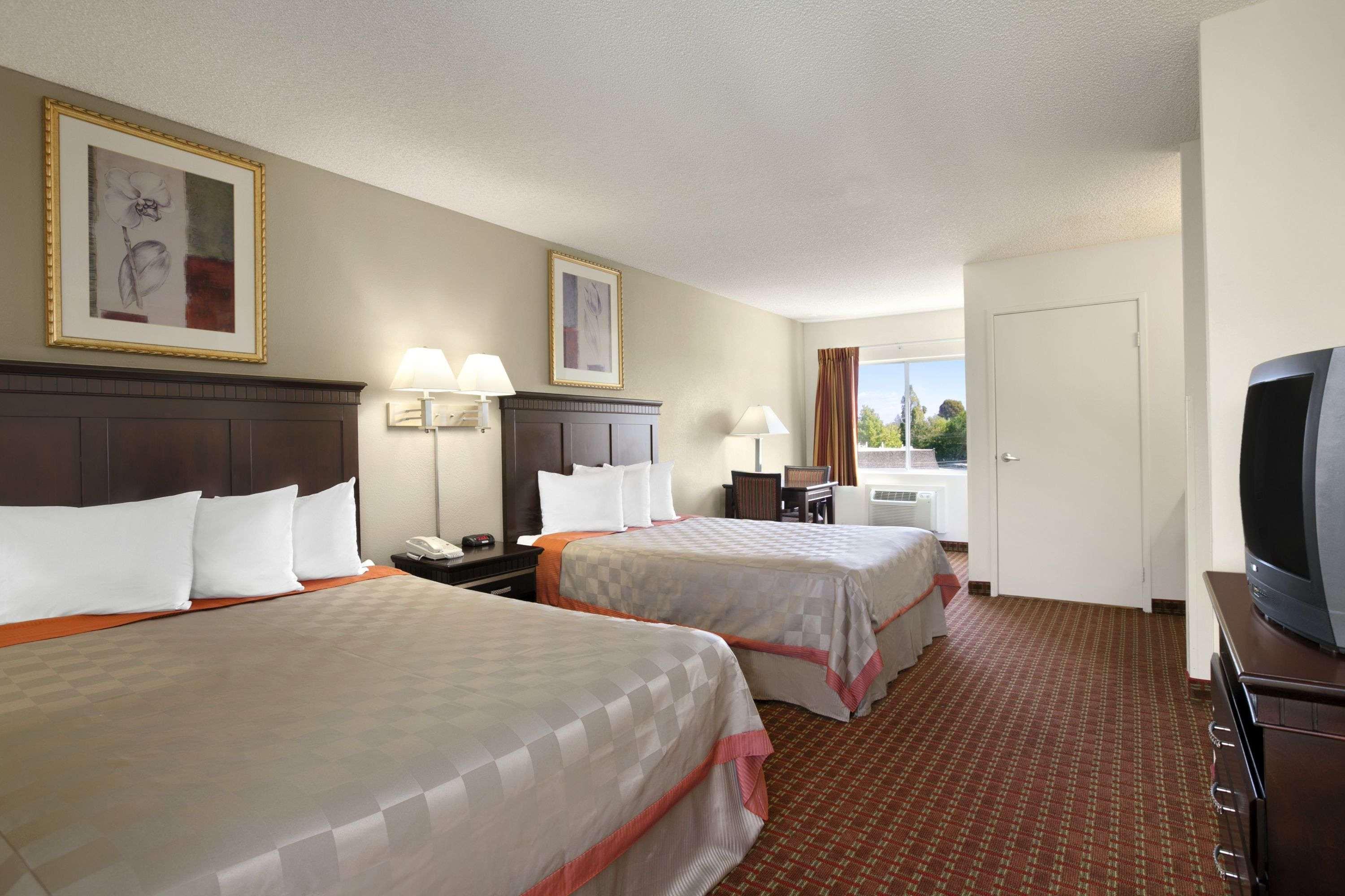 Days & By Wyndham Rancho Cordova