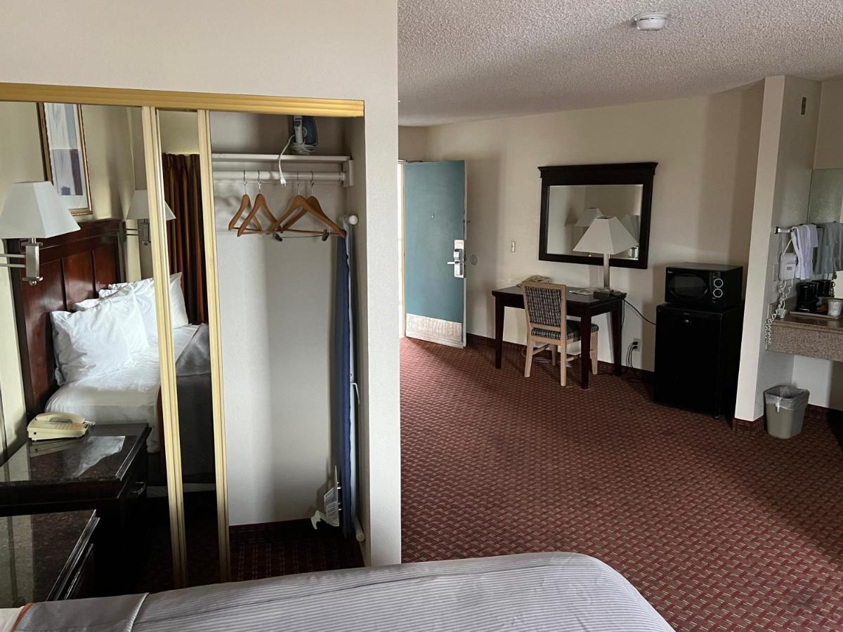 Days & By Wyndham 2* Rancho Cordova