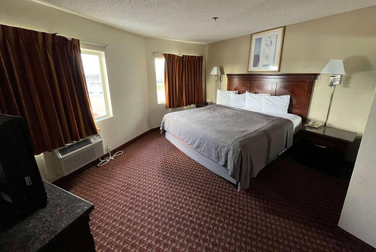 Days & By Wyndham Hotel 2*
