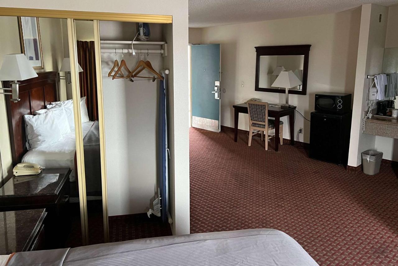 Days & By Wyndham 2* Rancho Cordova