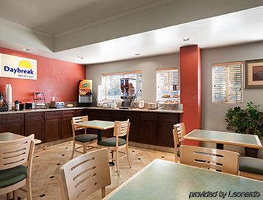 Hotel Days & By Wyndham